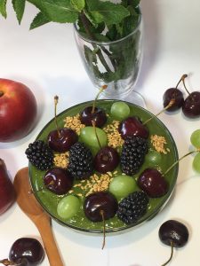 Foto en la que se ve un smoothie bowl con crema de frutas